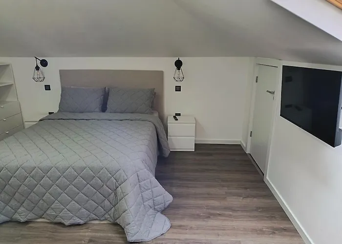 Rose House * 里贝拉布拉瓦