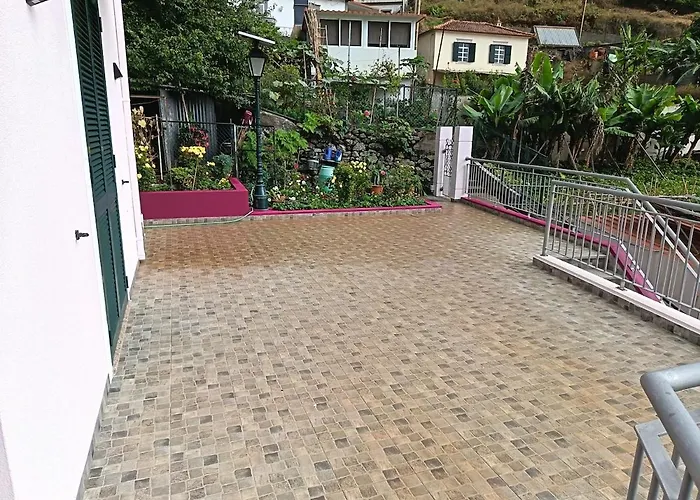 Rose House * 里贝拉布拉瓦